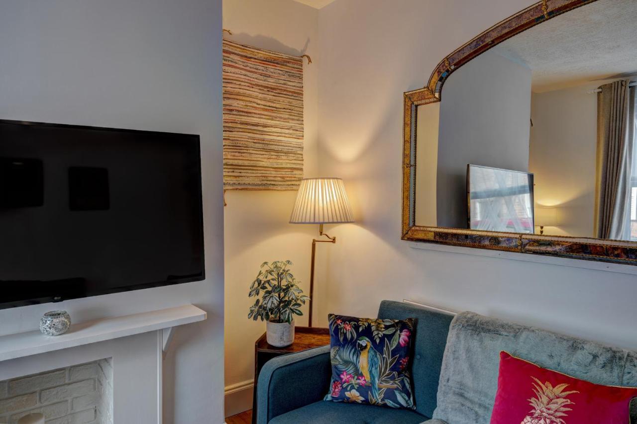 *New* Chester Canal Side 2 Bed Character Home Ngoại thất bức ảnh